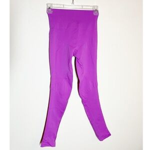 Lululemon Size 6 Zone In  Seamless  Leggings Fuchsia color
